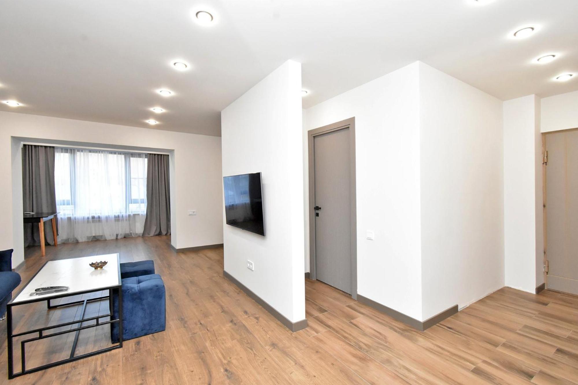Beautiful Apartment Near The Republic Square Ереван Экстерьер фото